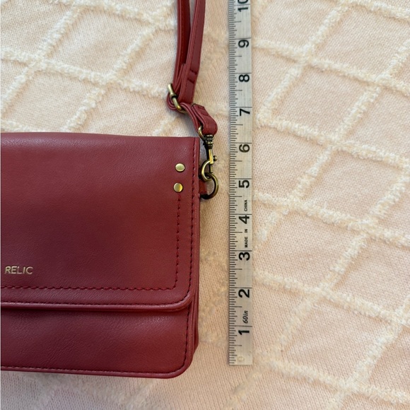 Relic by Fossil Handbag Purse Rust Red adjustable strap. - Picture 3 of 5
